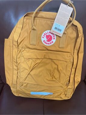 Fjallraven Kånken Backpack in Acorn Yellow